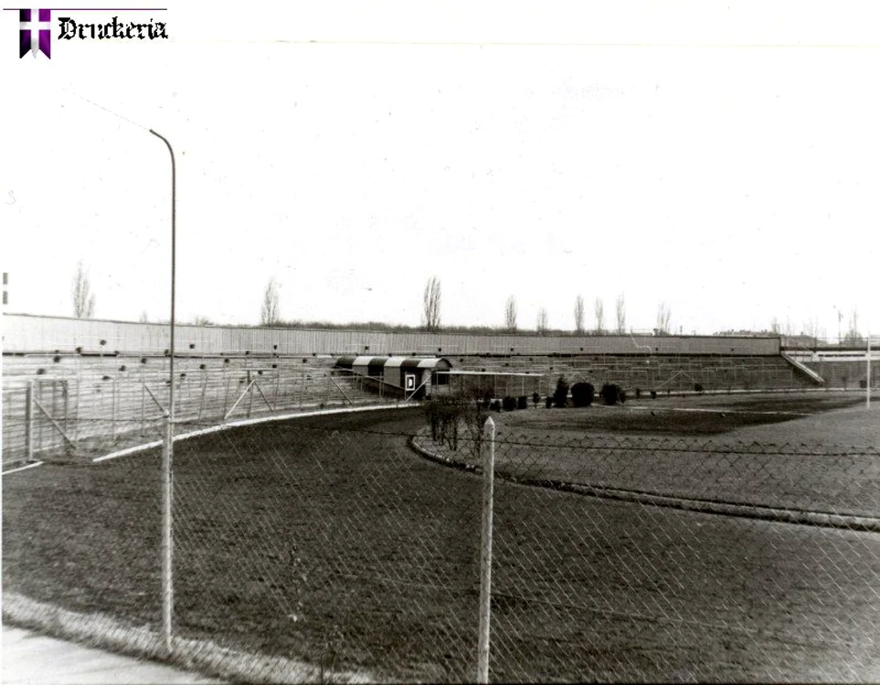 Stadionul de la Pădurea Verde avea şi pistă de atletism FOTO Druckeria
