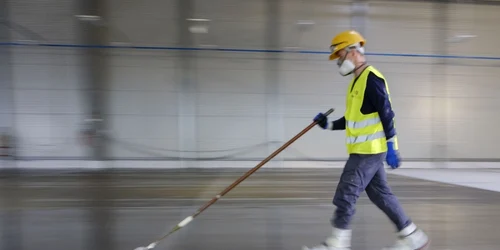 aplicatori ems floor group