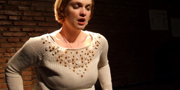 Serenela Mureşen va juca diseară rolul Breda în spectacolul "Eden" foto teatru74 