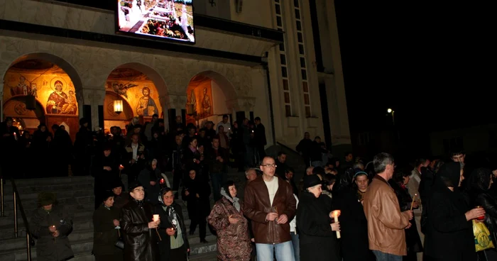 Aproape 20.000 de credincioşi sunt aşteptaţi la biserica din Răcădău. Foto: Stelian Grăjdan