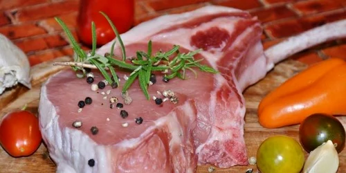 Nutriţionisul Mihaela Bilic recomandă consumul de carne de porc