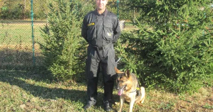 Ben şi instructorul său, agentul şef principal Petru Iuga