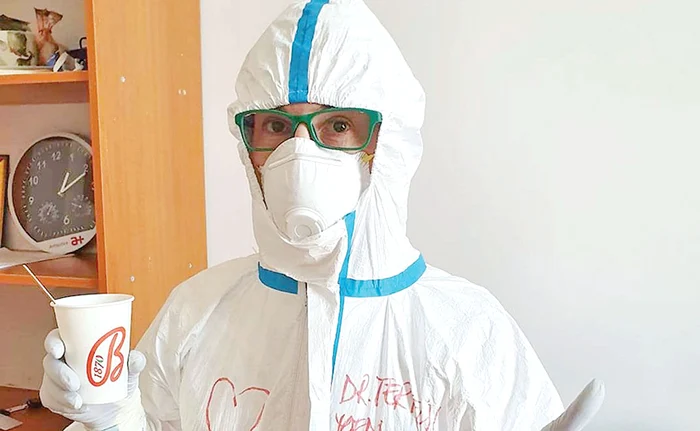 Dr. Monica Terteliu, şefa Secţiei de Boli Infecţioase a Spitalului Suceava, s-a reîntors la serviciu în aprilie, iar acum a ieşit din nou pozitivă la testul COVID-19foto: monitorulsv.ro