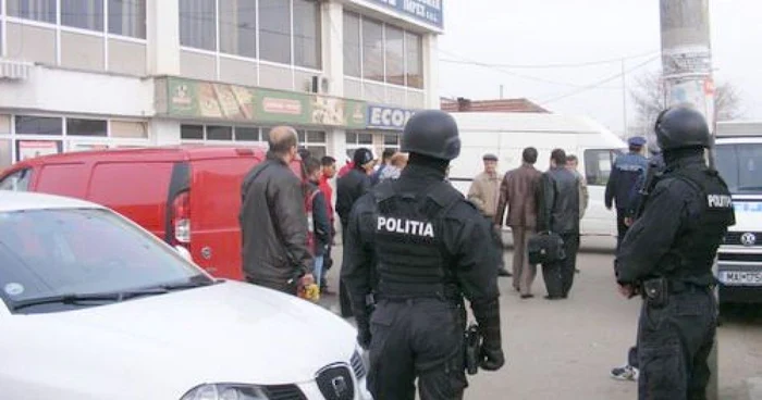 Poliţiştii au verificat opt agenţi de pază
