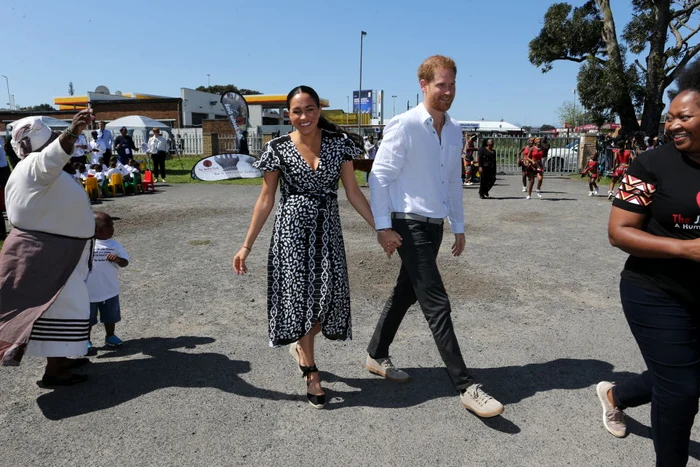 Meghan, într-o rochie Mayamiko de 77 de euro