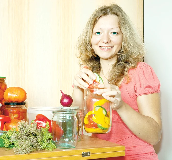 Dacă pui murături acasă economiseşti nişte bani