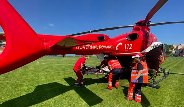 Interventie elicopter SMURD om  muscat de urs Facebook Inspectoratul General al Aviaţiei  jpg