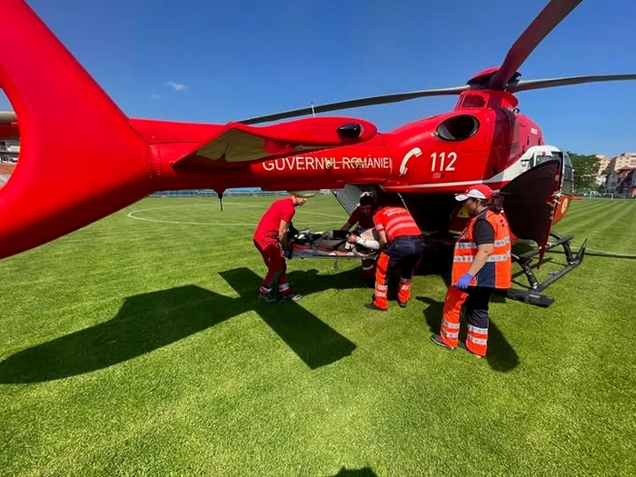 Interventia elicopterului SMURD a fot promptă. FOTO Facebook Inspectoratul General al Aviaţiei MAI