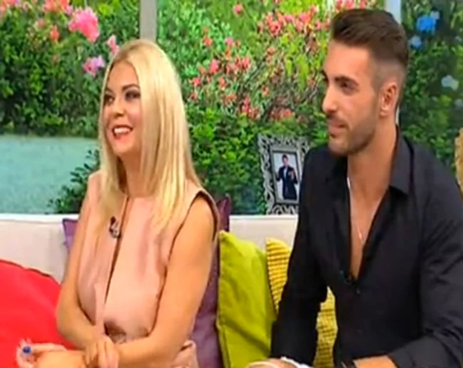 
    Crina și Bogdan sunt într-o relație de câteva luniFoto: captură Teo Show  