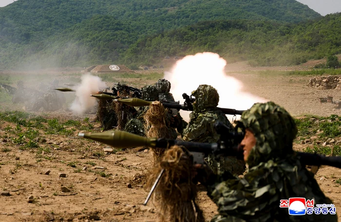 Coreea de Nord ar putea trimite până la 30.000 de soldaţi pentru a ajuta Rusia în războiul din Ucraina