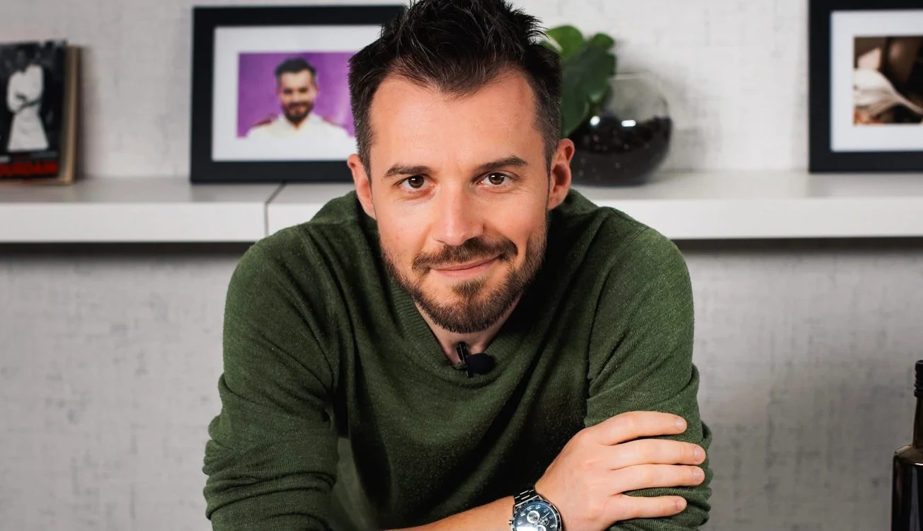 Horia amenda prezintă Meniu de vedetă, la Antena Stars foto: Facebook 