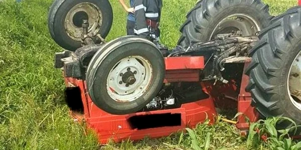 tractor rasturnat
