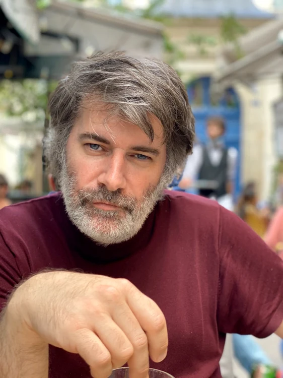 Profesorul francez Yann Mambrini este invitatul celei de-a noua ediţii a Conferinţelor de Crăciun de la Ateneul Român