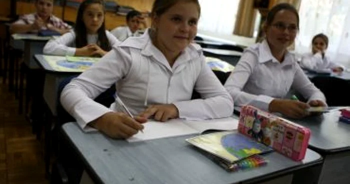 Galaţi: Andra învaţă pentru a ajunge educatoare