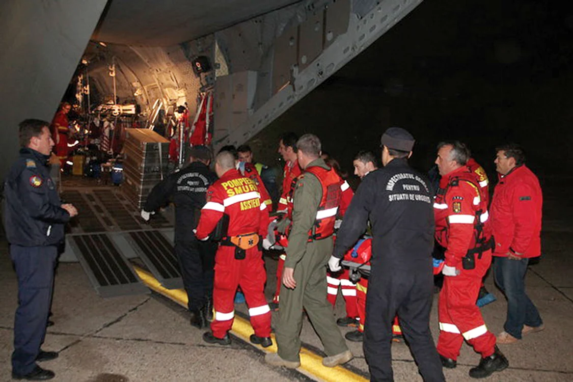 Până în prezent, 33 de răniţi au fost transportaţi cu aeronavele către clinici din străinătate