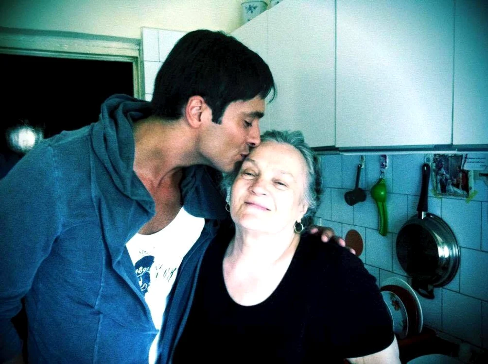 
    Radu Vâlcan ţine enorm la bunica luiFoto: Arhiva personală  