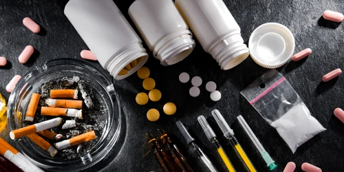 droguri cocaina heroina injectii pastile shutterstock 2107289702 jpg