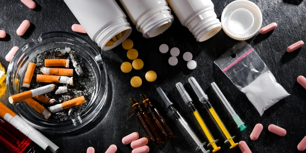 droguri cocaina heroina injectii pastile shutterstock 2107289702 jpg