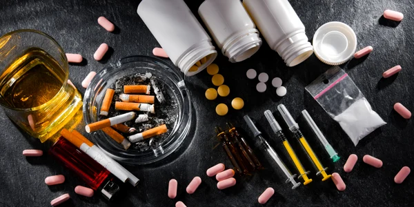 droguri cocaina heroina injectii pastile shutterstock 2107289702 jpg