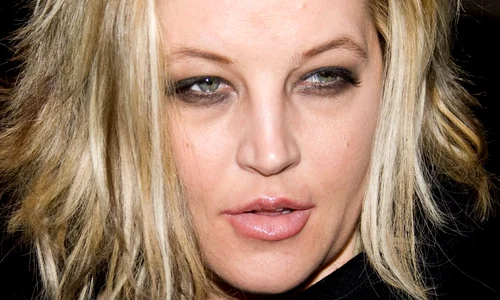 Lunchbox Art Auction to benefit Food Bank for New York City and The Lunchbox Fund, Saatchi and Saatchi, New York, America   06 Dec 2007 jpeg