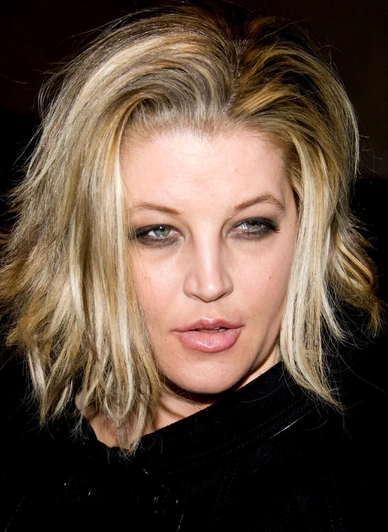 Lunchbox Art Auction to benefit Food Bank for New York City and The Lunchbox Fund, Saatchi and Saatchi, New York, America   06 Dec 2007 jpeg