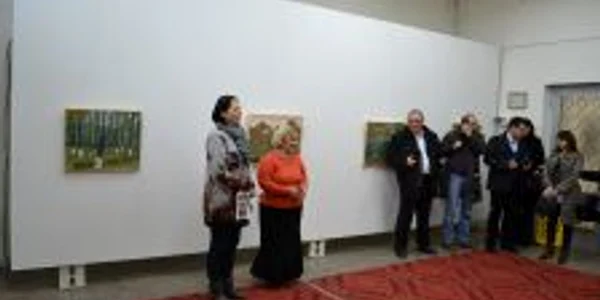 La Muzeul de Artă din Bacău a avut loc vernisajul Doinei Munteanu