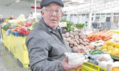 Rodica Brat  a lăsat la piaţă  50 de lei (Fotografii: Sever Gheorghe) jpeg