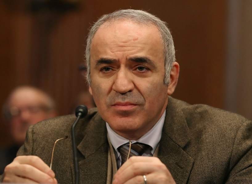 Gary Kasparov îl consideră pe Vladimir Putin „asasinul lui Navalnîi”