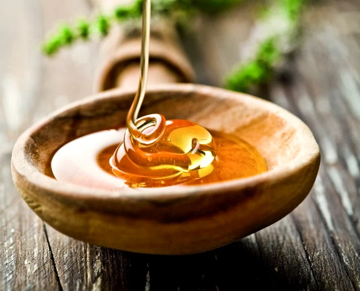 
    Bogat în teină şi antioxidanţi, ceaiul verde este un energizant natural care ajută şi la menţinerea siluetei  