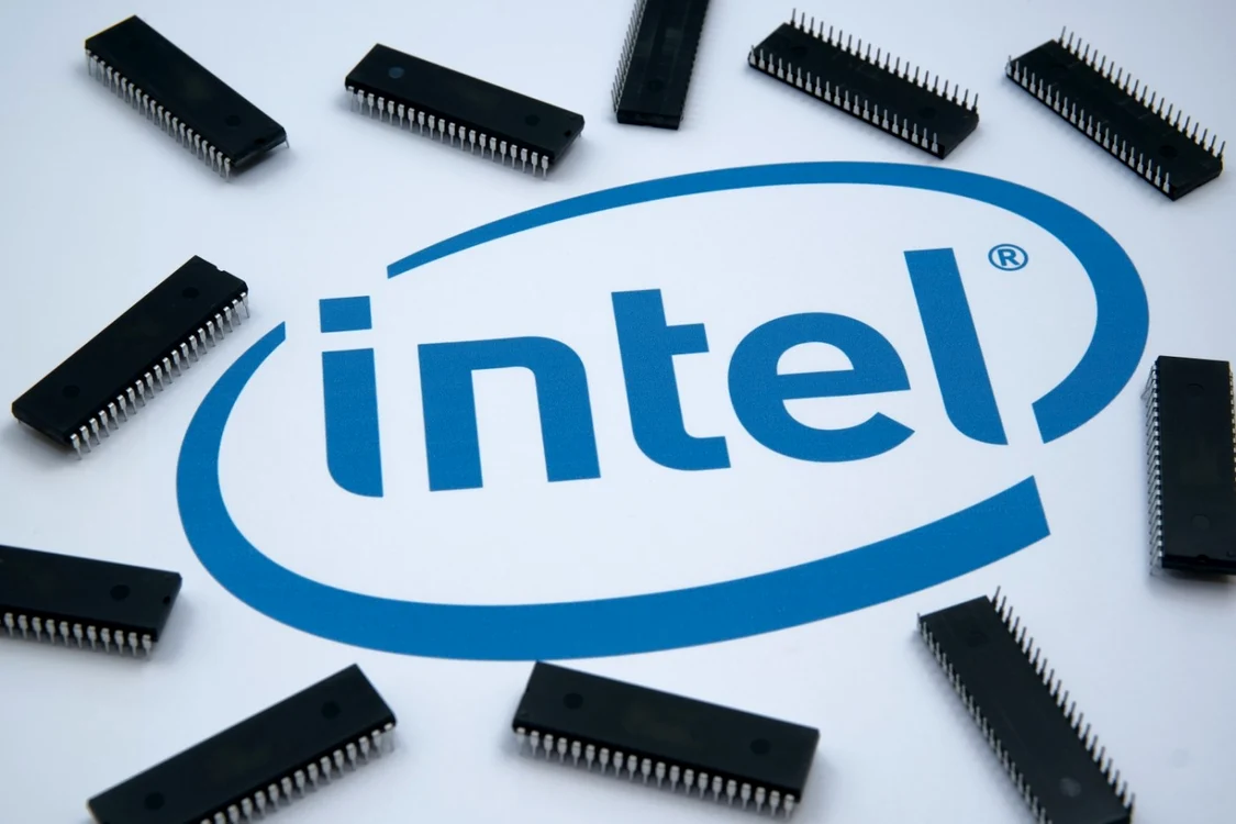 intel semiconductori cipuri foto shutterstock