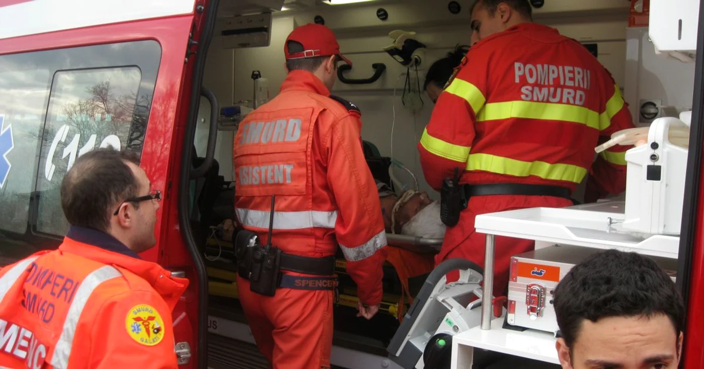 Bărbatul de 23 de ani a murit la spital ; Foto: Adrian Obreja 