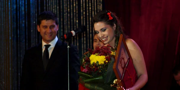 Ina Elena Dincă este câştigătoarea ediţiei 44 a Crizantemei de Aur