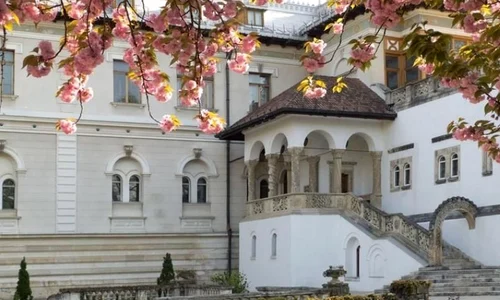 Salonul Naţional de Artă Decorativă Cotroceni 2013, ed  XIV, itinerat la Chişinău jpeg