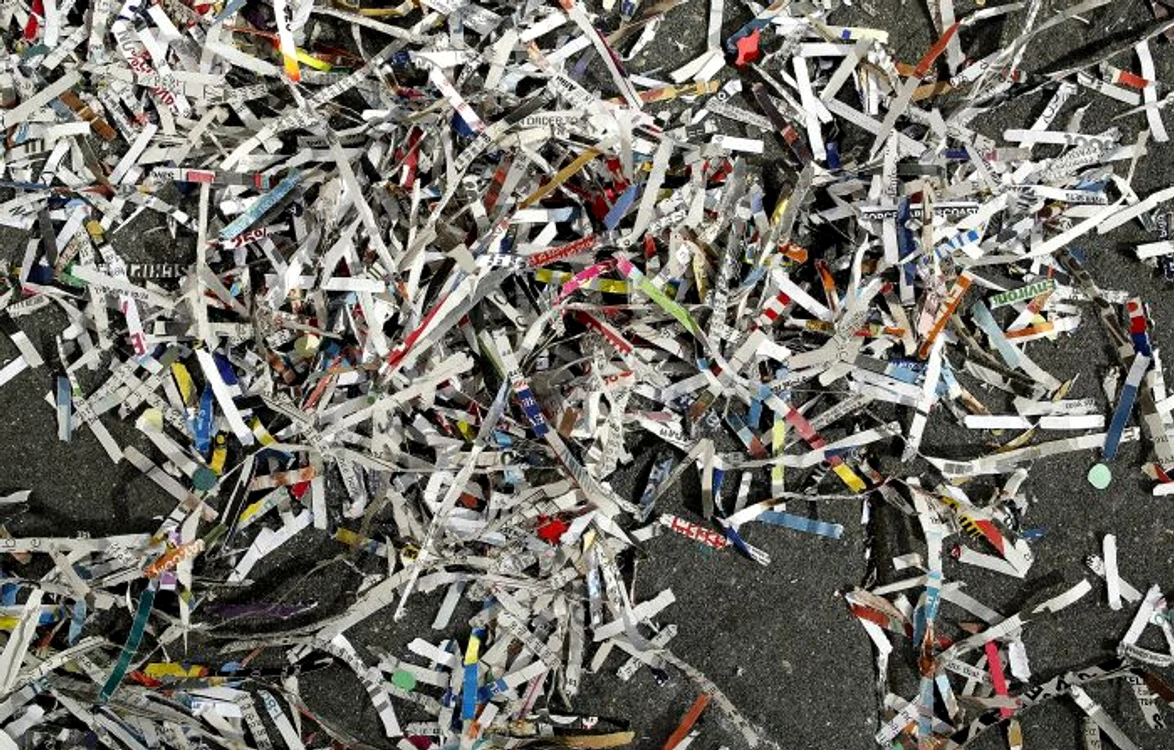 Poliţia a demarat o anchetă pentru a stabili dacă documente secrete au fost folosite pentru confetti. (Foto: Reuters)