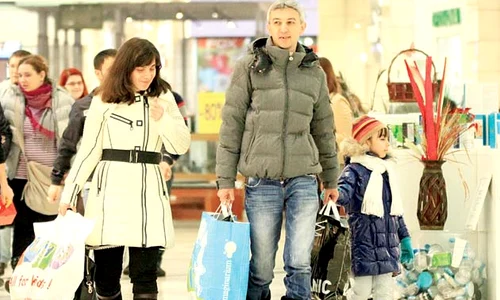 Diaconescu, cu partenera şi fetiţa jpeg