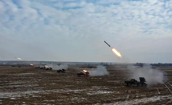 Armata rusă desfăşoară sâmbătă manevre militare cu rachete  balistice şi de croazieră 