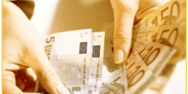 Informaţia se adresează şi românilor care vor să trimită bani acasă