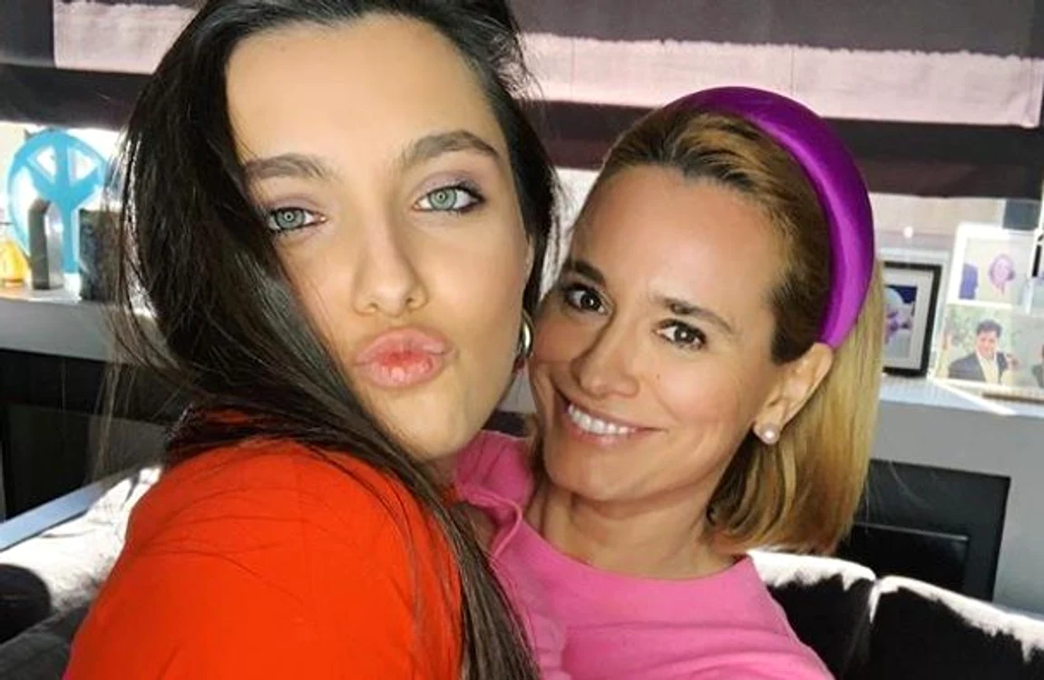 Cum au celebrat Alexia Eram și mama ei, Andreea Esca, Paștele catolic