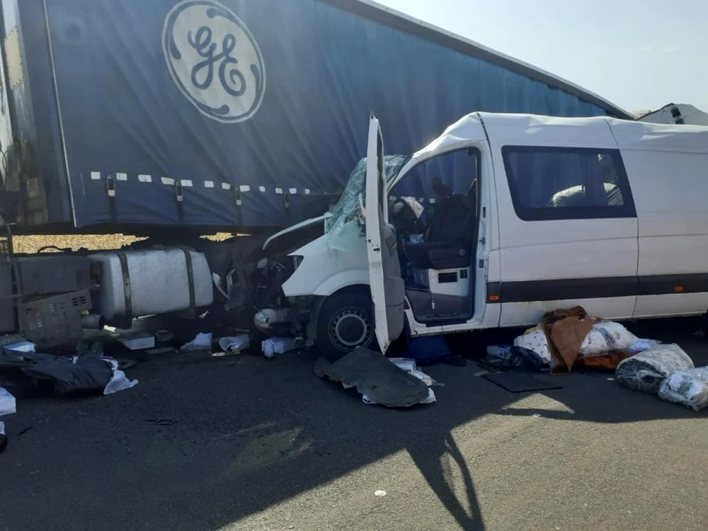 Accidentul a avut loc pe DN2, la ieşirea din Urziceni FOTO ISU Ialomiţa
