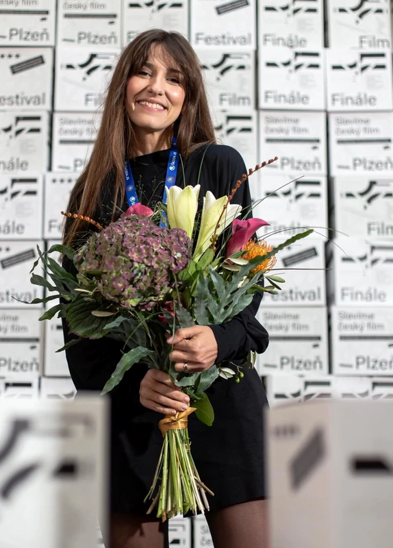Dana Rogoz Instagram 1 PNG