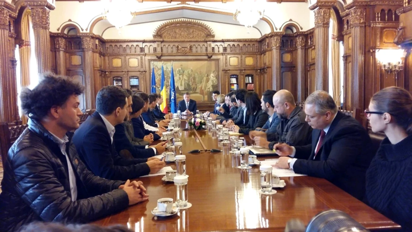 Klaus Iohannis s-a întâlnit cu reprezentanții societății civileFoto: Lucian Muntean/Facebook