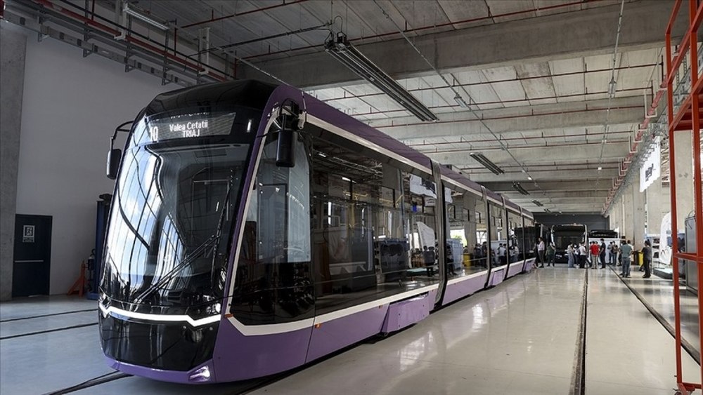 De ce sunt ținute în depou șase tramvaie noi de două milioane de euro bucata în timp ce garnituri de 50 de ani ies pe traseu