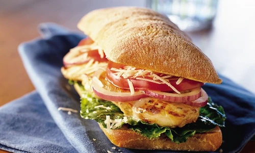 Panini cu piept de pui jpeg
