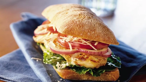 Panini cu piept de pui jpeg