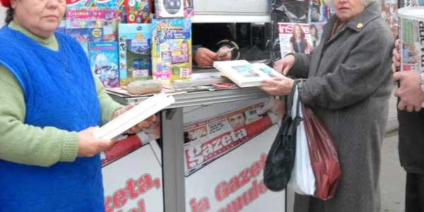 Oamenii au luat cu asalt chioșcurile de ziare