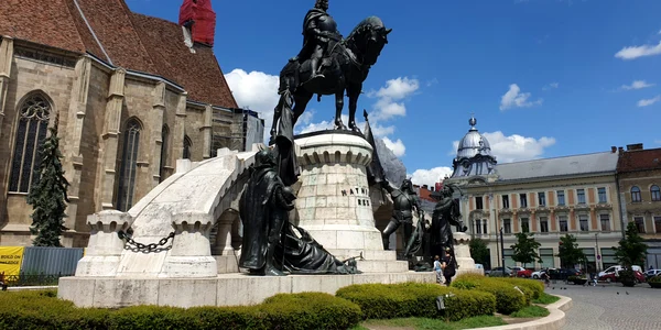 Piata unirii cluj statuia matei corvin foto visit cluj jpg