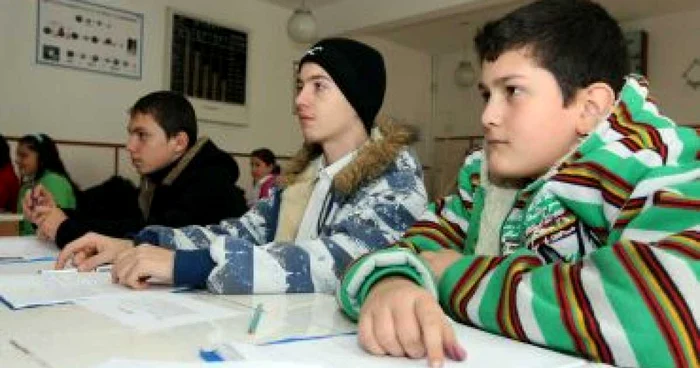 Ploieşti: Sute de copii merg la cursuri la caminul cultural