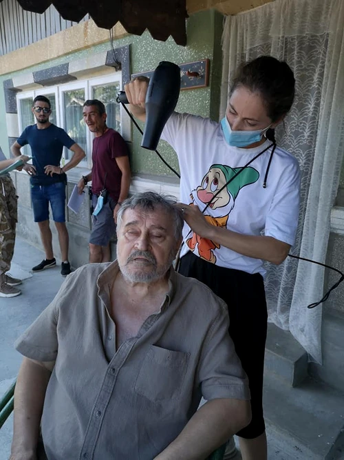 Actorii din Las Fierbinţi s-au reunit pentru filmările la sezonul următor din îndrăgitul serial