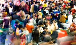 aglomeratie cumparaturi istock jpg