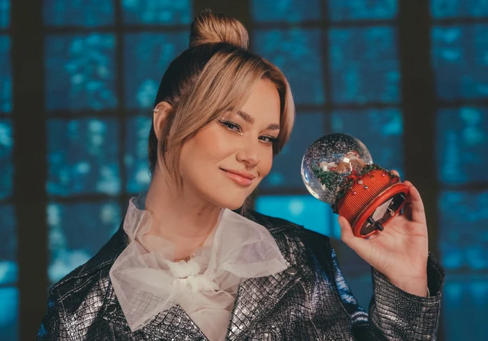 Feli Donose, imagine din videoclipfoto: HaHaHa production